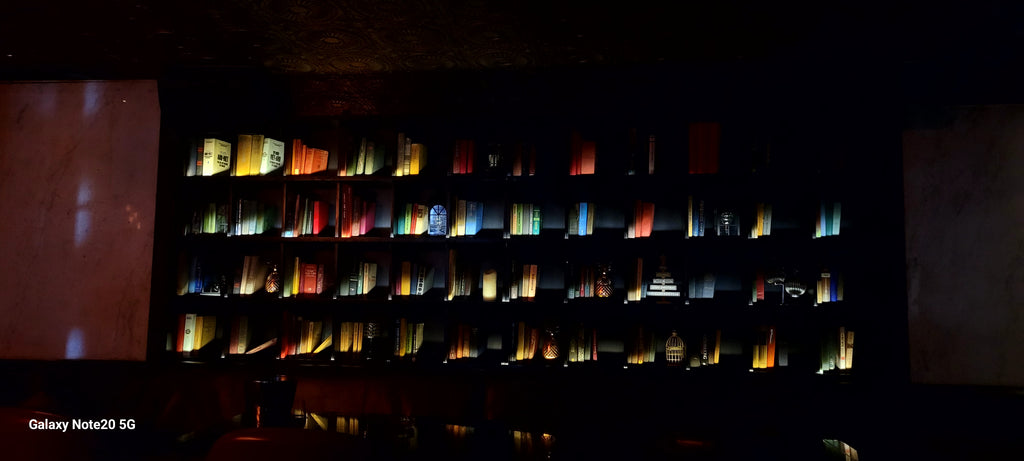 Hệ Tủ Sách Âm Tường Tích Hợp Đèn LED Cao Cấp – Kệ Trang Trí Phòng Khách & Lounge Speakeasy Luxury