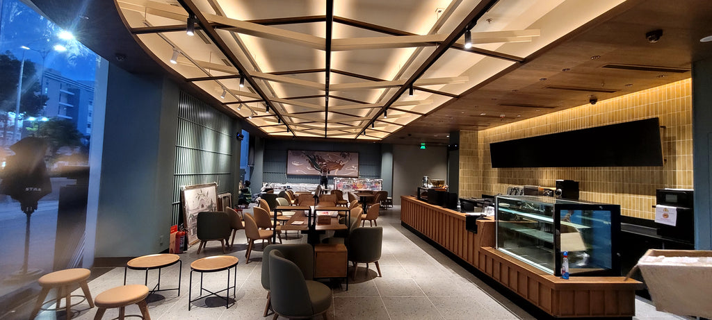 Hệ Trần Nan Gỗ Ô Cờ Tích Hợp Đèn LED Xuyên Sáng – Giải Pháp Trang Trí Trần Quán Cafe, Nhà Hàng Cao Cấp