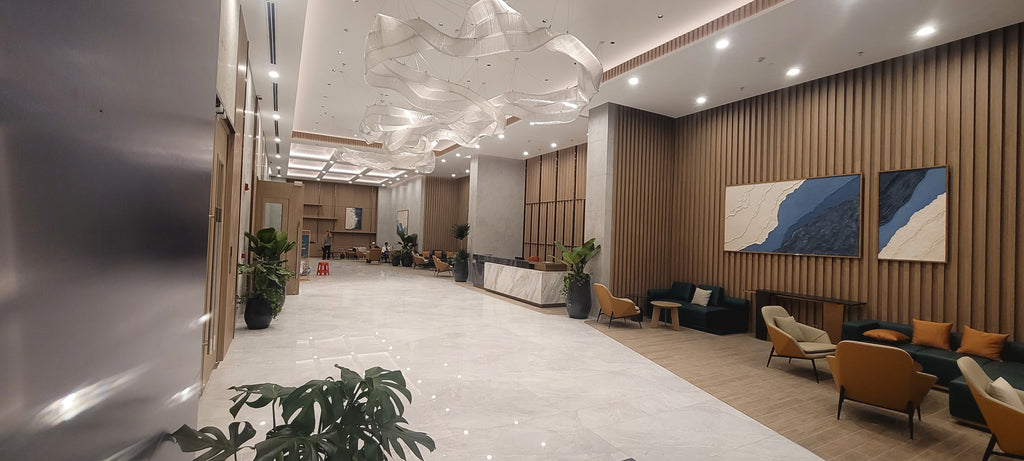 Hệ Điêu Khắc Treo Trần Lưới Nghệ Thuật Dáng Sóng (3D Mesh Wave) – Lắp Đặt Sảnh Khách Sạn & Trung Tâm Hội Nghị Cao Cấp