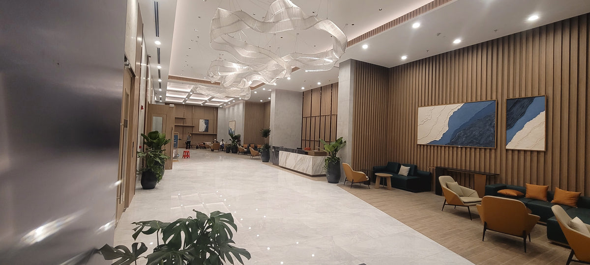 Hệ Điêu Khắc Treo Trần Lưới Nghệ Thuật Dáng Sóng (3D Mesh Wave) – Lắp Đặt Sảnh Khách Sạn & Trung Tâm Hội Nghị Cao Cấp