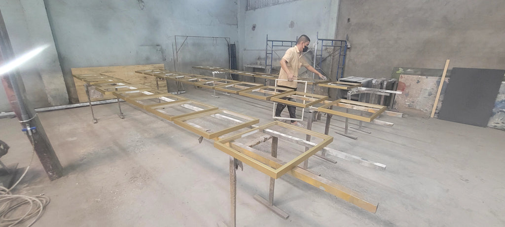 Dịch Vụ Sản Xuất Khung Tranh Floating Frame & Lồng Hộp Cao Cấp – Gia Công May Đo Theo Kích Thước B2B/B2C
