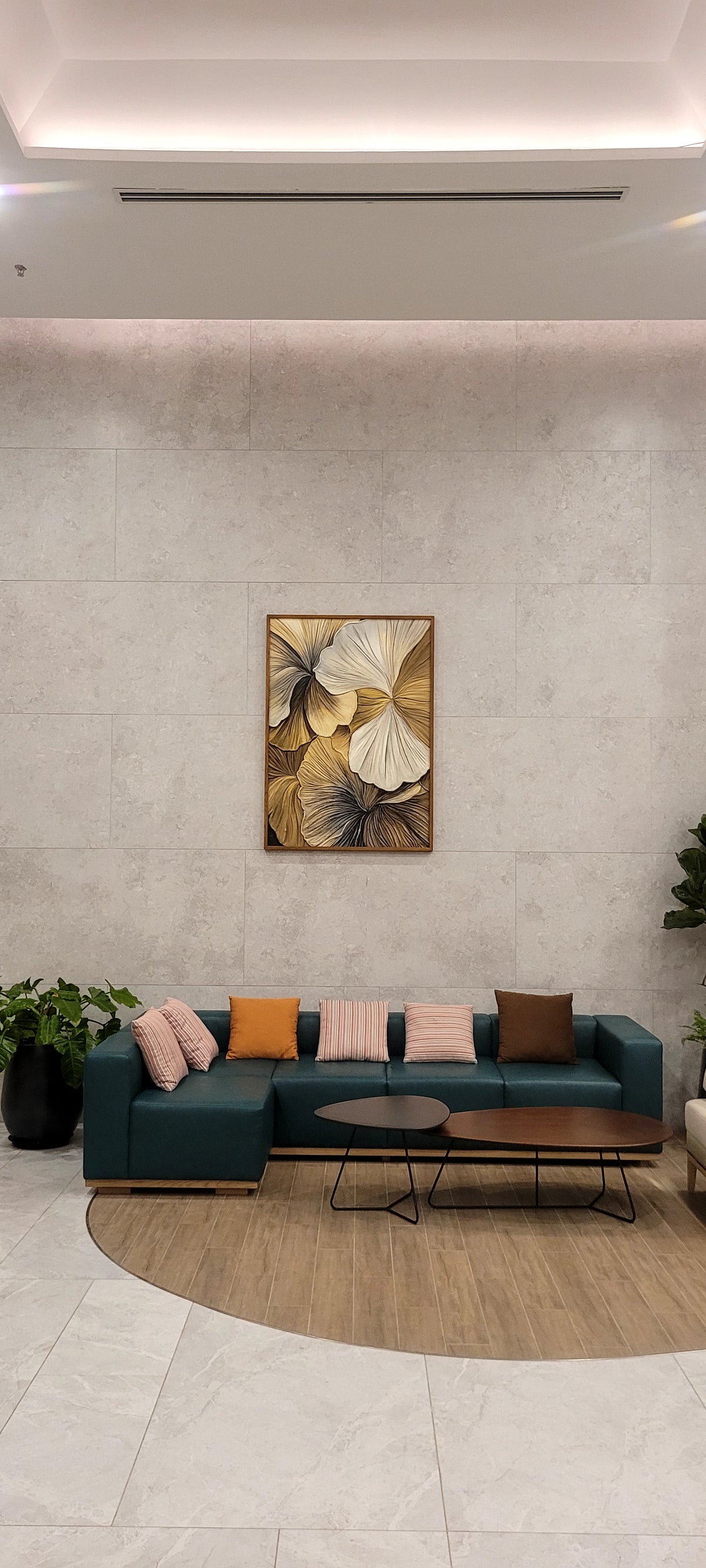 Tranh Phù Điêu 3D Đắp Nổi Lá Sen Dát Vàng Trừu Tượng – Tranh Khổ Lớn Trang Trí Sảnh Biệt Thự & Khách Sạn Cao Cấp