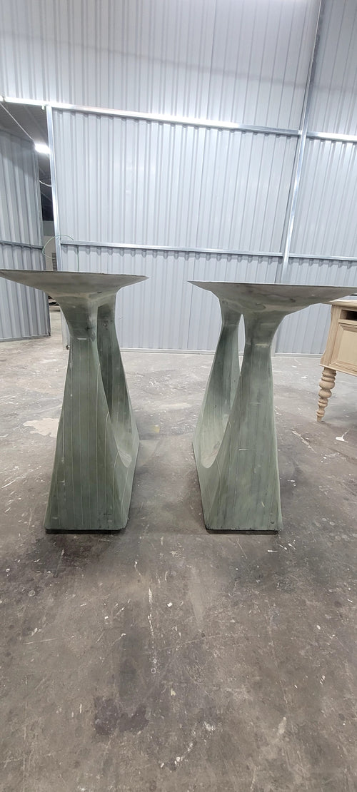 Bàn Console Điêu Khắc Kiến Trúc Chân Rỗng – Bàn Trang Trí Contemporary Organic Dáng Oval Khởi Thủy
