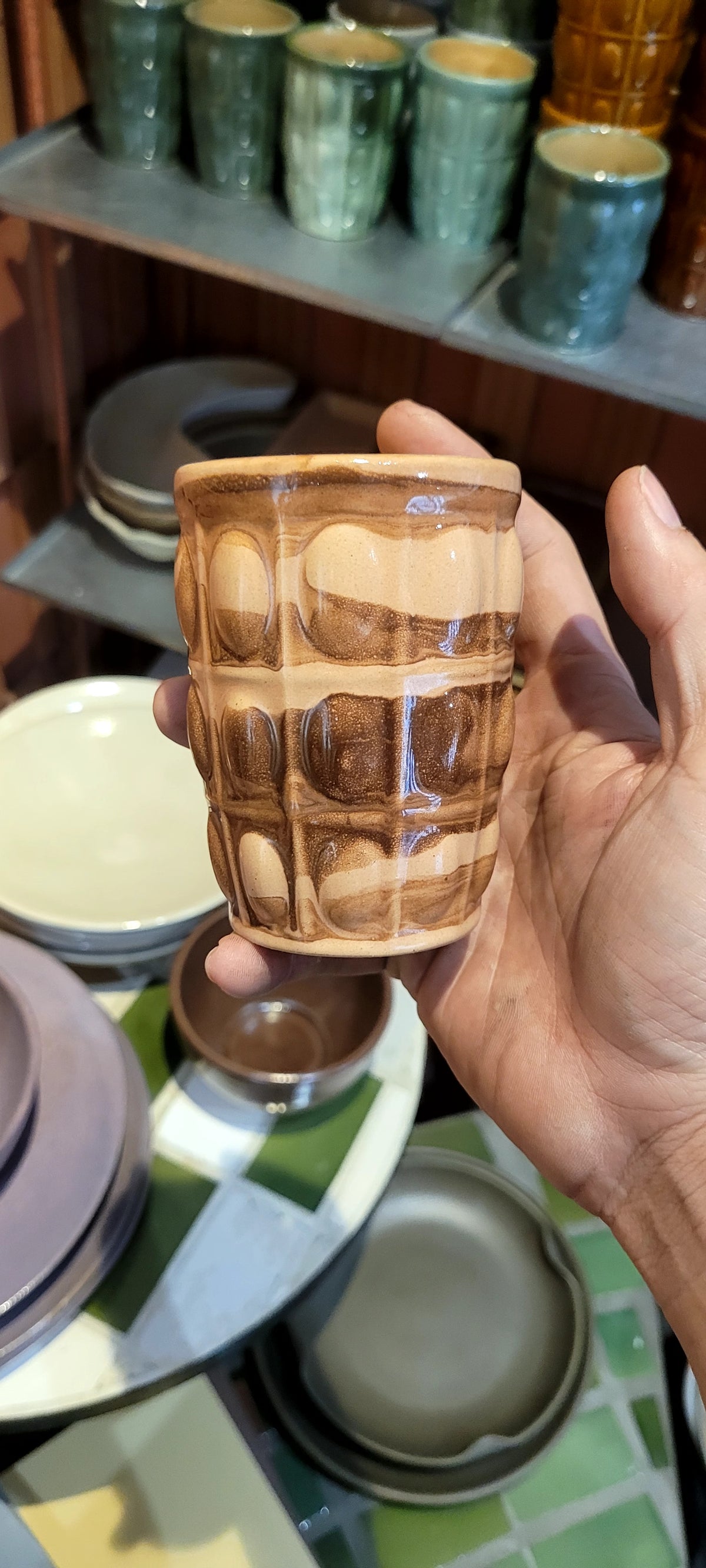 Bộ Sưu Tập Cốc Gốm Sứ Thủ Công Men Chảy Loang & Vân Dập Nổi Ô Cờ – Ly Cà Phê & Đồ Dùng Trà Đạo Phong Cách Wabi-Sabi Luxury