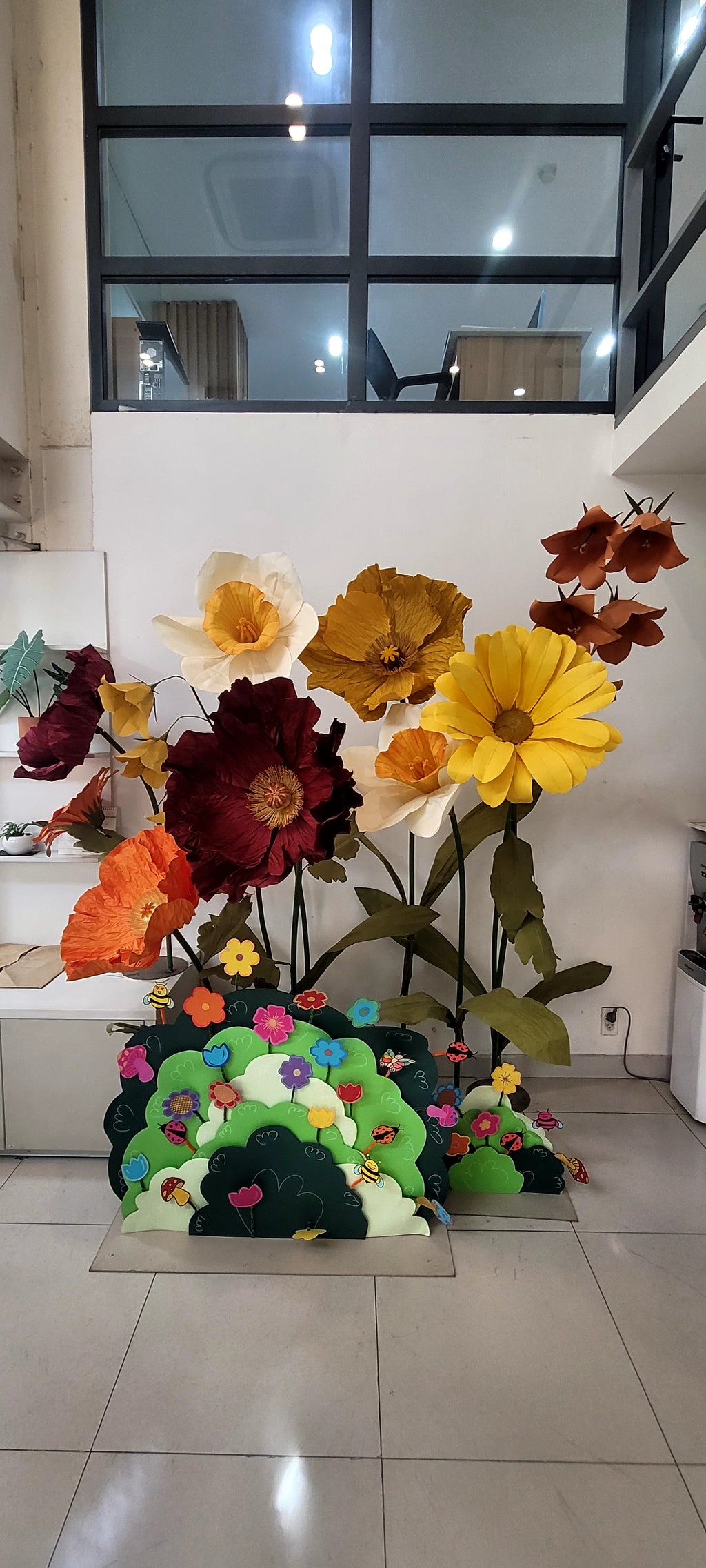 Hoa Giấy Khổng Lồ Dáng Đứng Trang Trí Sự Kiện – Cây Hoa Decor Window Display Cửa Hàng & Photobooth Tiệc Cưới