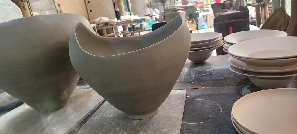 Bát Gốm Điêu Khắc Dáng Hữu Cơ Khổ Lớn – Tác Phẩm Studio Pottery Decor Bàn Console & Sảnh Biệt Thự Luxury