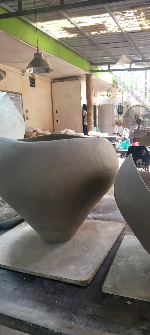 Bát Gốm Điêu Khắc Dáng Hữu Cơ Khổ Lớn – Tác Phẩm Studio Pottery Decor Bàn Console & Sảnh Biệt Thự Luxury
