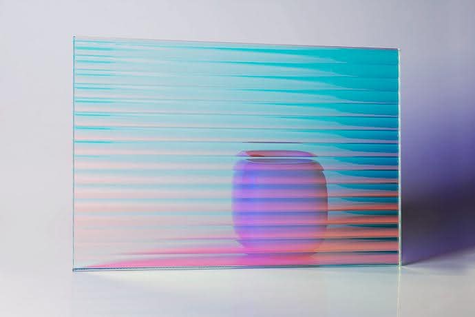Bộ Sưu Tập Kính Trang Trí Đổi Màu Dichroic Glass – Kính Mờ & Kính Gân Sọc Hỏa Biến Quang Học Cho Vách Ngăn Biệt Thự & Showroom Luxury
