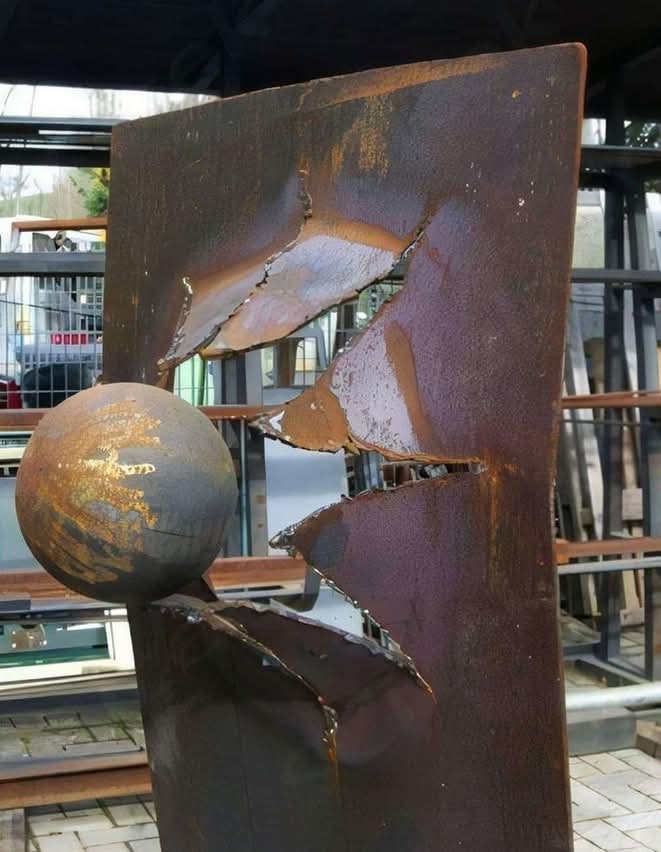 Bộ Sưu Tập Tượng Điêu Khắc Kim Loại & Bê Tông Phong Cách Brutalist – Tác Phẩm Art Metal Concept Cho Căn Hộ Loft & Gallery Luxury