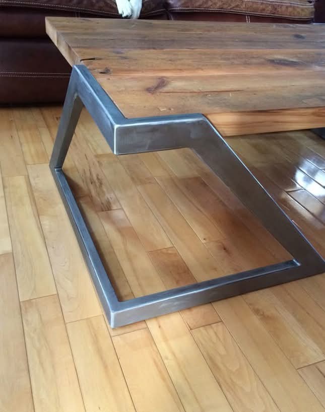 Bộ Sưu Tập Bàn Gỗ Chân Thép Cơ Khí Độc Bản – Bàn Ăn & Bàn Trà Industrial Luxury Cho Căn Hộ Loft & Lounge