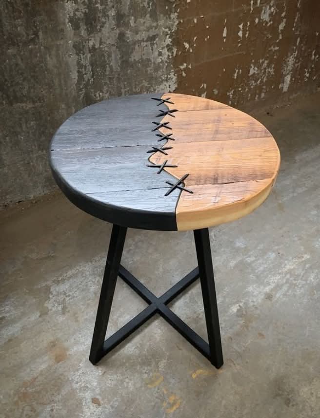 Bộ Sưu Tập Bàn Gỗ Chân Thép Cơ Khí Độc Bản – Bàn Ăn & Bàn Trà Industrial Luxury Cho Căn Hộ Loft & Lounge