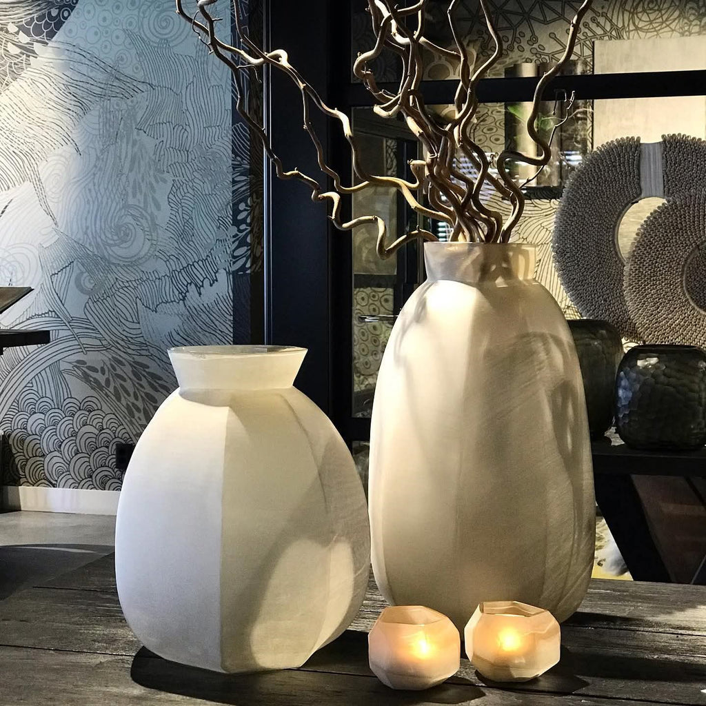Bộ Sưu Tập Bình Thủy Tinh Thổi & Mài Thủ Công Cao Cấp – Lọ Hoa Decor Đa Diện Mờ Phong Cách Wabi-Sabi & Modern Organic Luxury