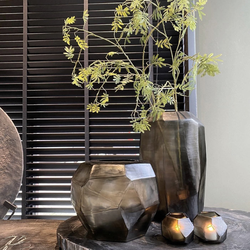 Bộ Sưu Tập Bình Thủy Tinh Thổi & Mài Thủ Công Cao Cấp – Lọ Hoa Decor Đa Diện Mờ Phong Cách Wabi-Sabi & Modern Organic Luxury