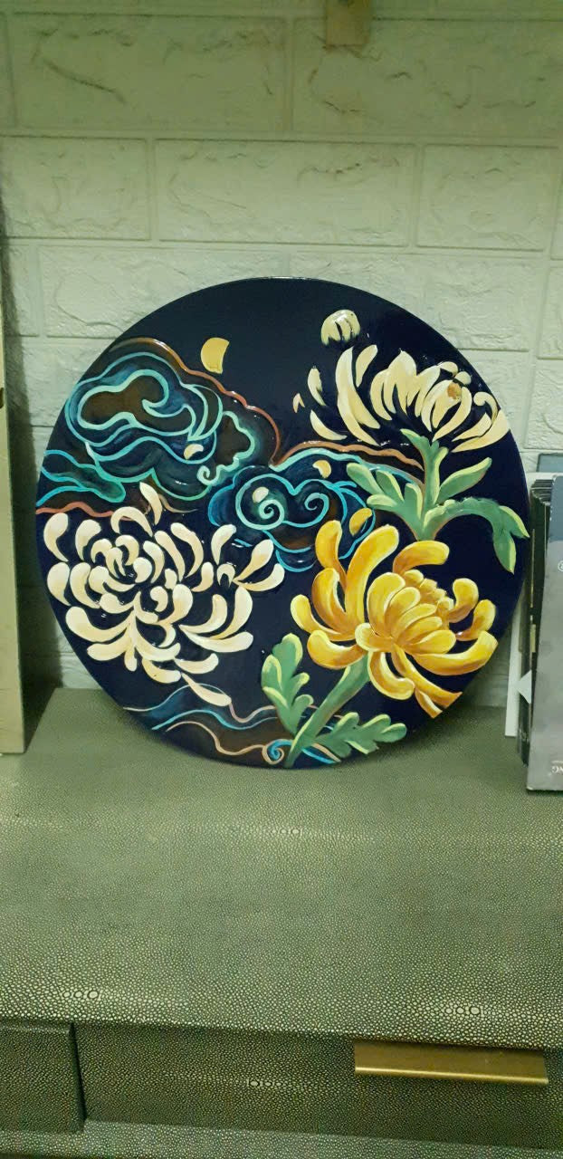 Bộ Sưu Tập Tranh Mâm Tròn Sơn Mài Đắp Nổi Dát Vàng Hoa Cúc & Mẫu Đơn – Tranh Treo Tường Decor Phong Cách Indochine & Zen Luxury