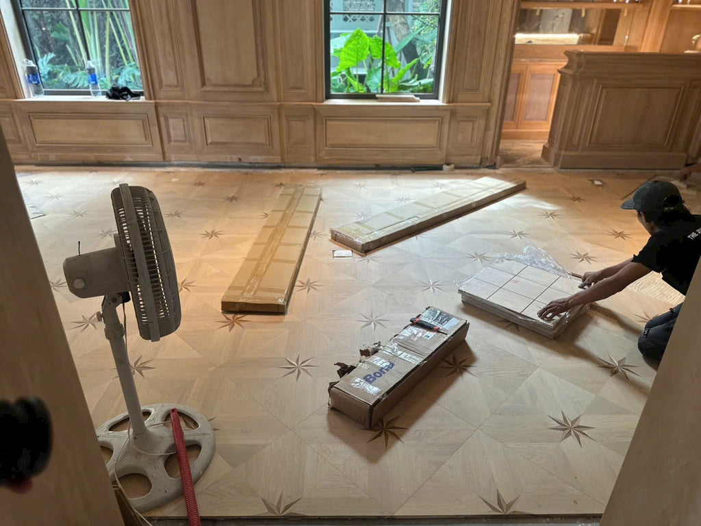Sàn Gỗ Kỹ Thuật Nghệ Thuật Khảm Họa Tiết Ngôi Sao & Hình Học Cổ Điển – Sàn Parquet Luxury Cho Biệt Thự & Dinh Thự Châu Âu